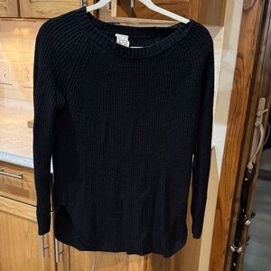 Black Women's Crew Neck Sweater